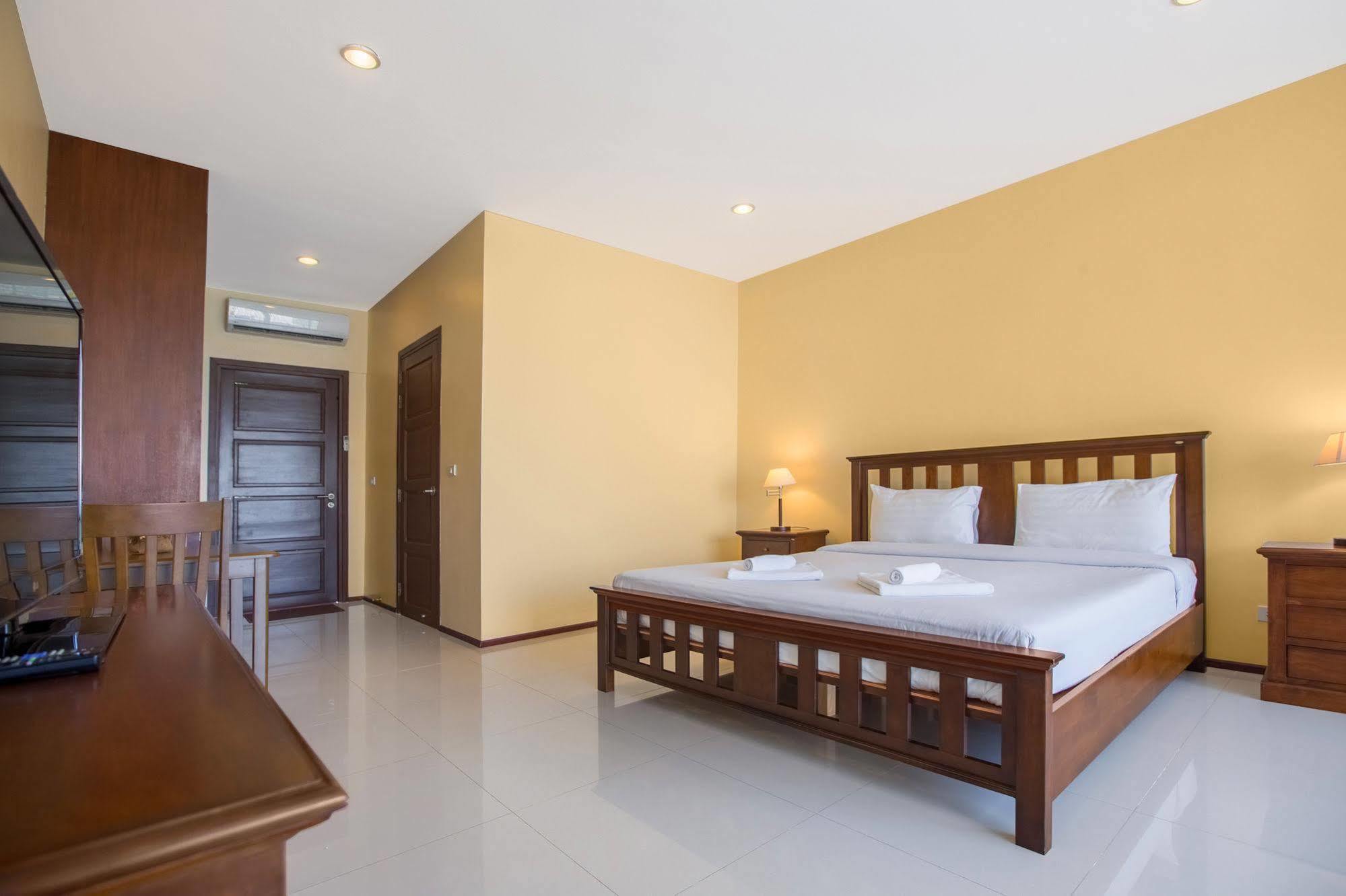 Avanta Condominium Mae Nam Esterno foto